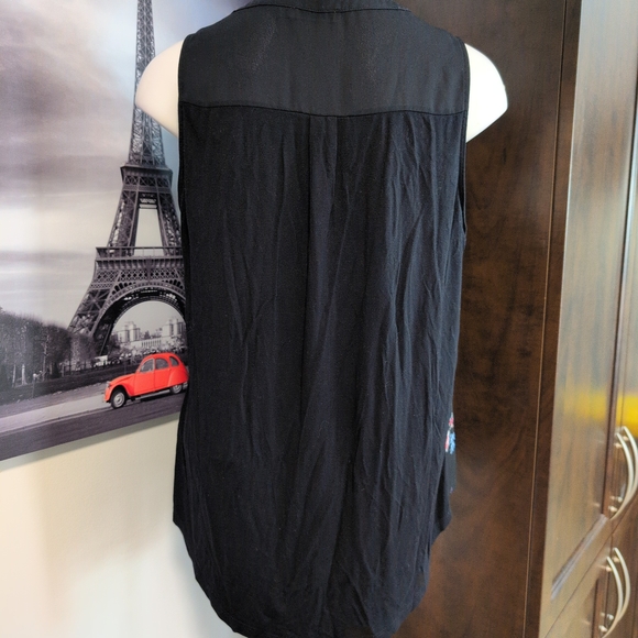 Ricki's Black Floral Sleeveless Blouse - Picture 5 of 7
